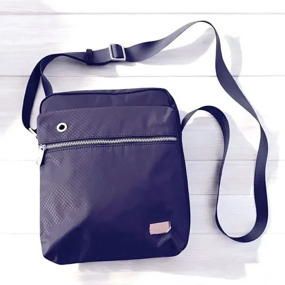 NWOT Septwolves Crossbody Bag Navy Blue - Picture 1 of 7